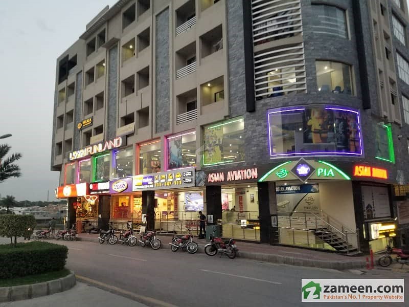 Civic center in Phase 4 of Bahria Town Rawalpindi