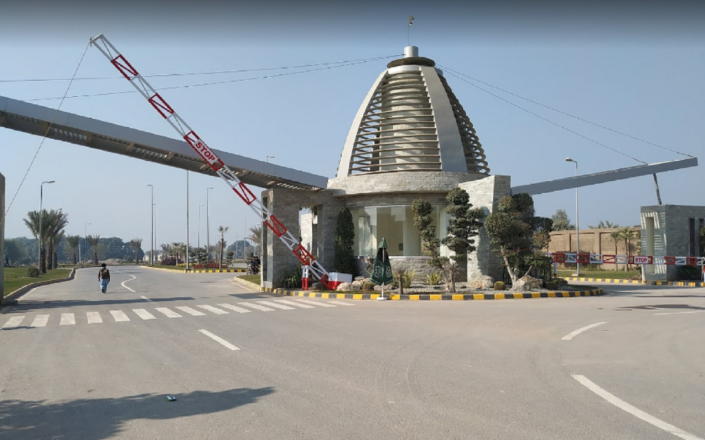 Main entrance of City Housing Multan