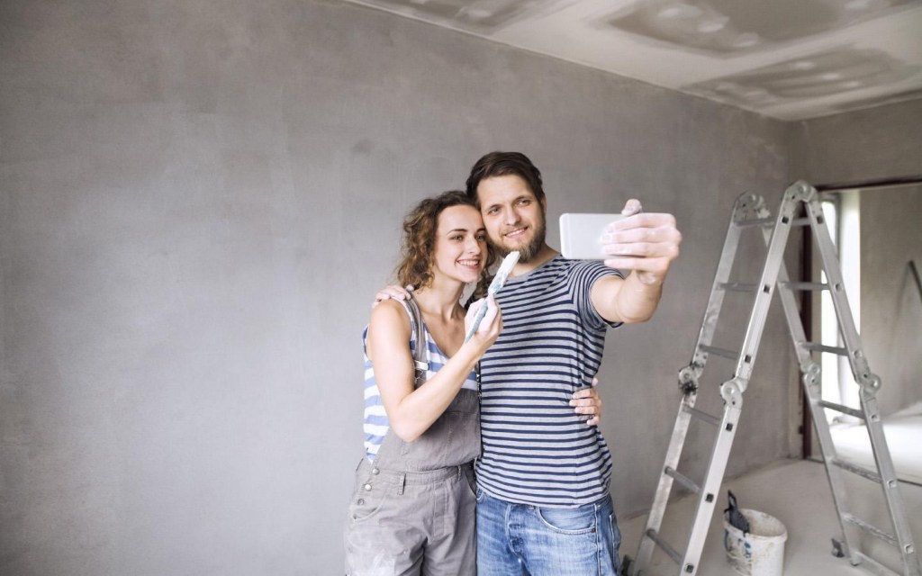 millennial home buyers love to use their phones