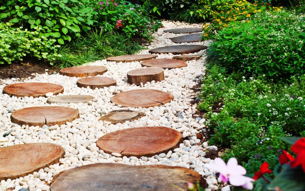 Creative stepping stones that will make your garden stand out