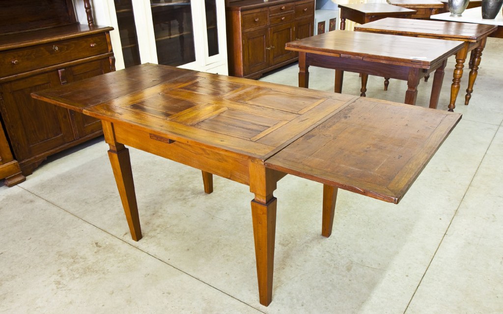 drop leaf table for adding extra space 