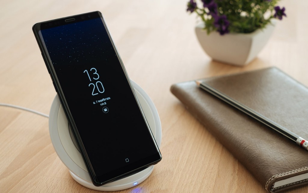 wireless phone charger can make for a good father's day gift