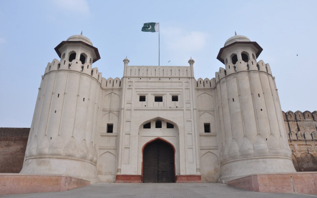 Lahore fort is a historic building in lahore which is also a popular tourist spot