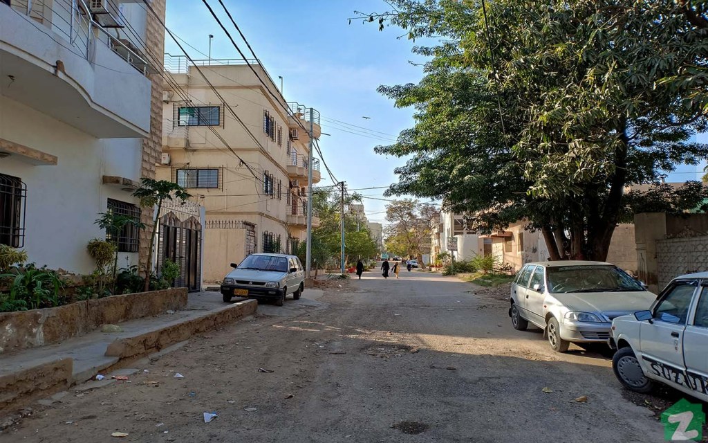 A neighbourhood street in PECHS