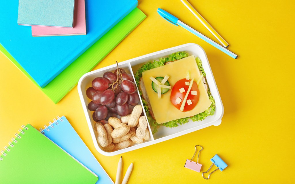 Pack healthy lunches for your kids