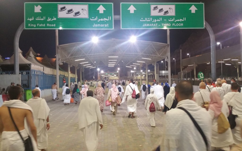 Food, accomodation and meals are provided to Pakistani pilgrims by the government