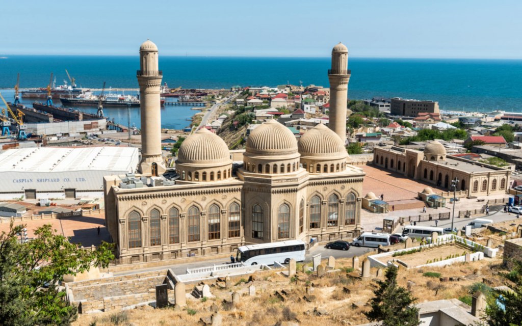 Review a tourist’s guide to Azerbaijan before you visit