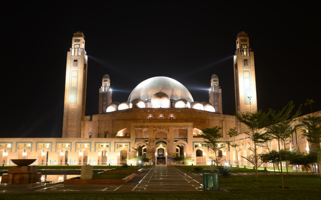 The Grand Jamia Mosque is a sight to be seen at night