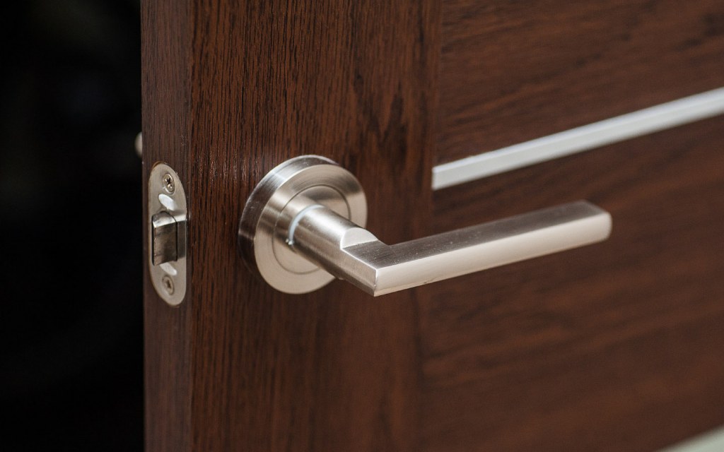 Turning a door knob can be painful for arthritic patients in old age