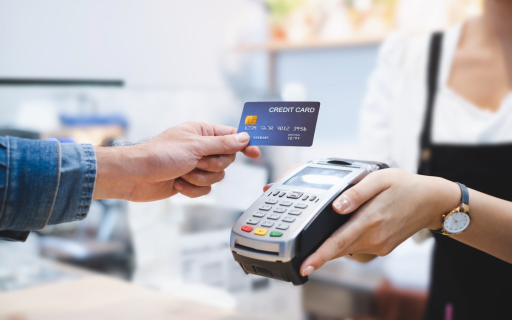 using credit card to pay at a store 