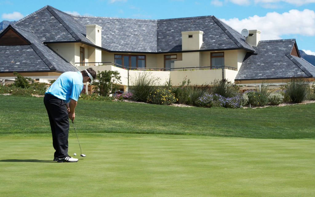 Golfing communities offer easy access to the course