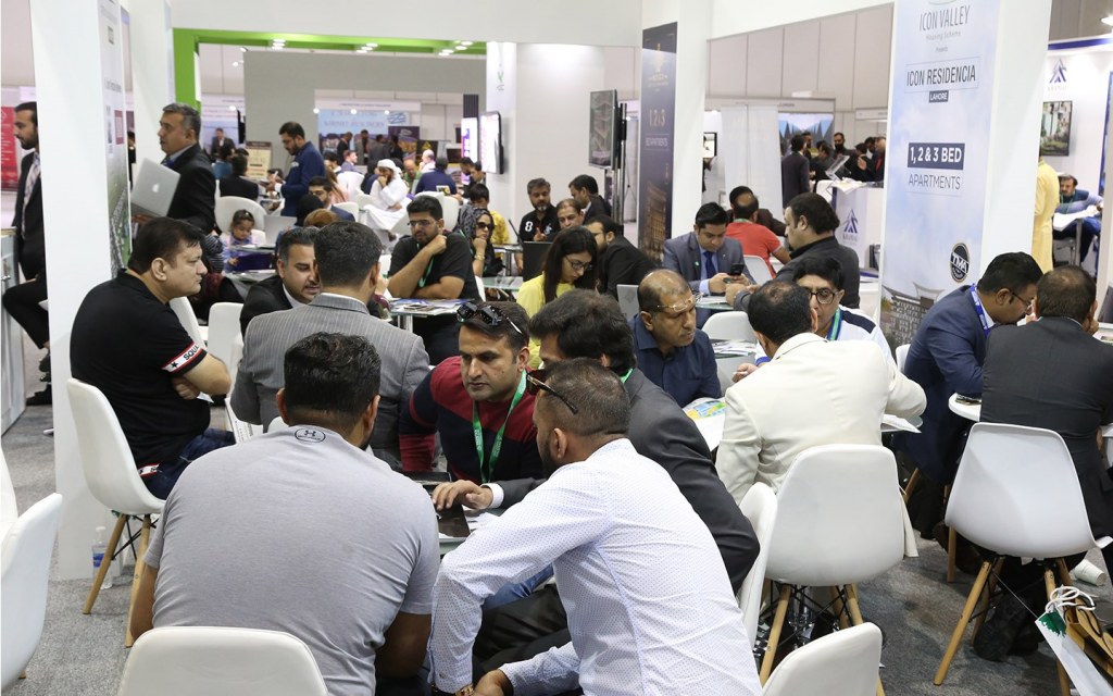 A still of visitors and property experts at PPS 2019