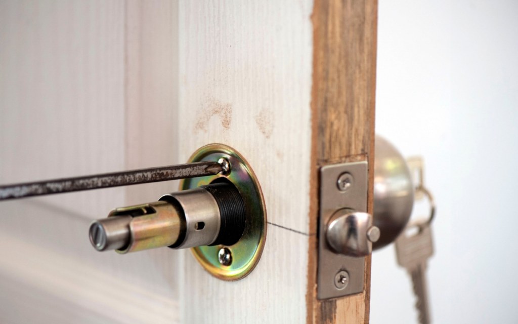 There are several things to fix before selling a house, including broken locks