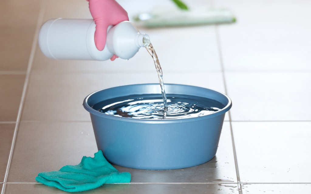 Best Uses for Household Bleach in Disinfecting Your Home | Zameen Blog