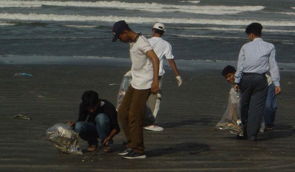 KMC to clean coastal areas of Karachi