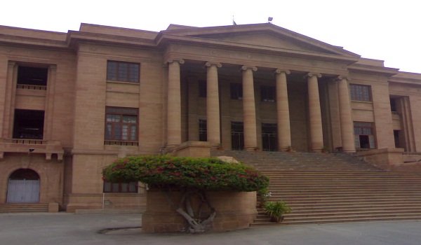 Sindh high court issues show-cause to KMC Administrator