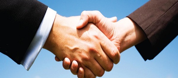 Zameen.com shakes hands with Emaar Pakistan