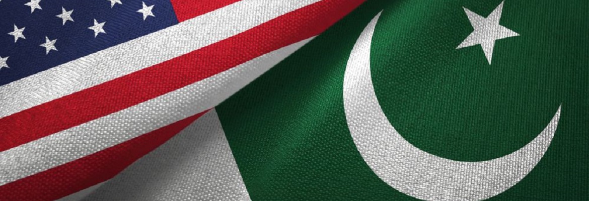 The Flags of Pakistan and United States